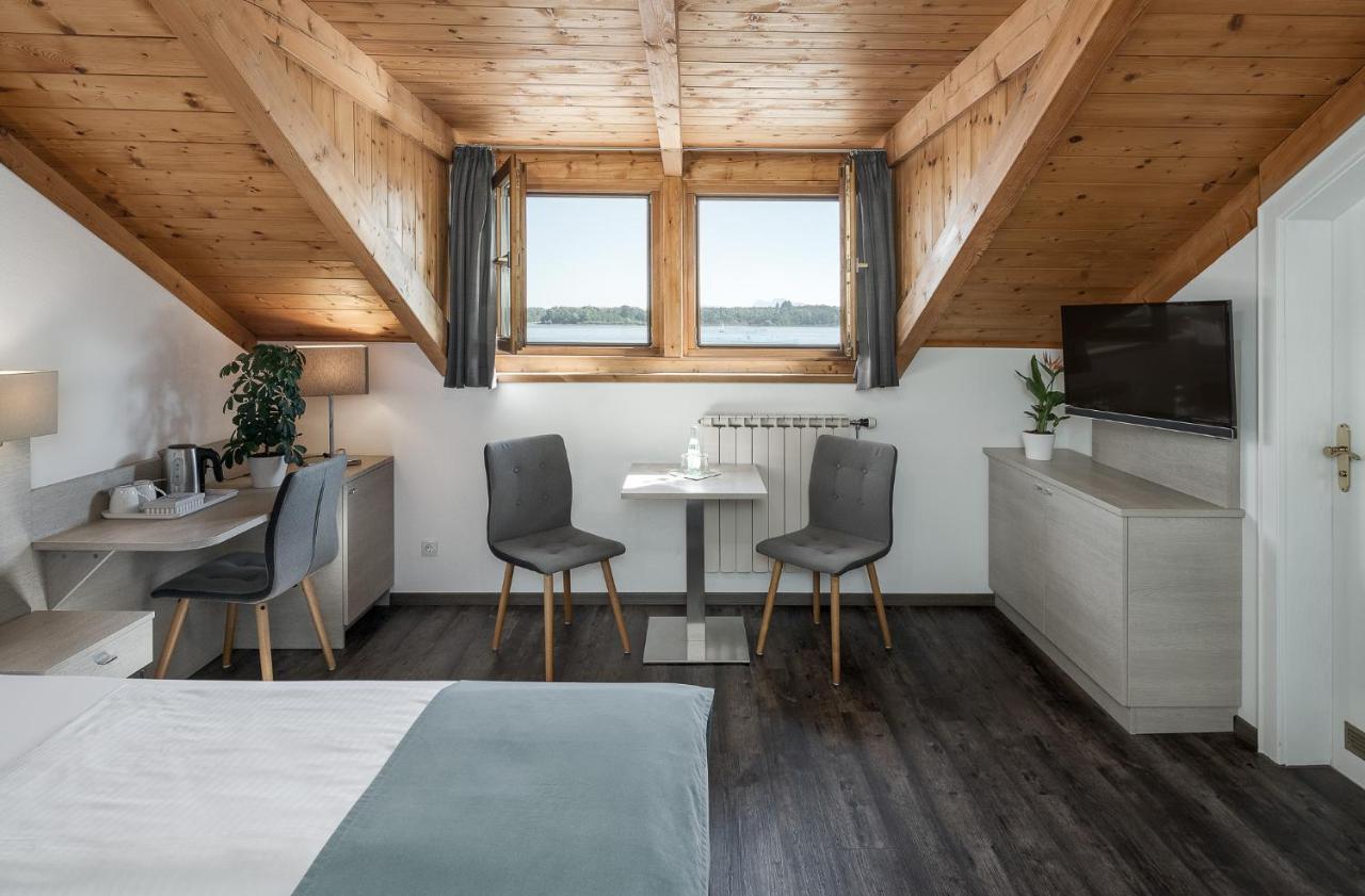 Hotel Garni Moewe Am See Prien am Chiemsee Bagian luar foto